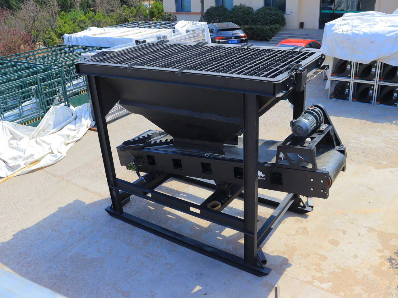 Livestock equipment VGT Doseerbak met transportband