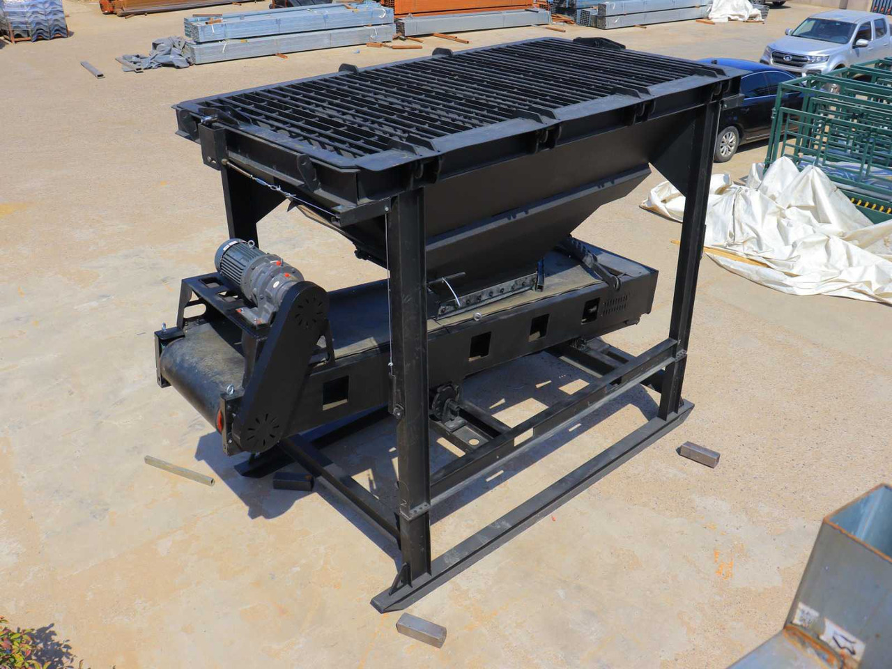 Livestock equipment VGT Doseerbak met transportband