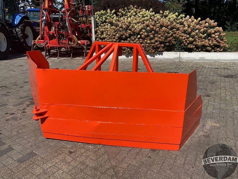 Agricultural machinery Maisschuif