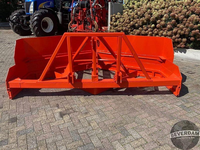 Agricultural machinery Maisschuif