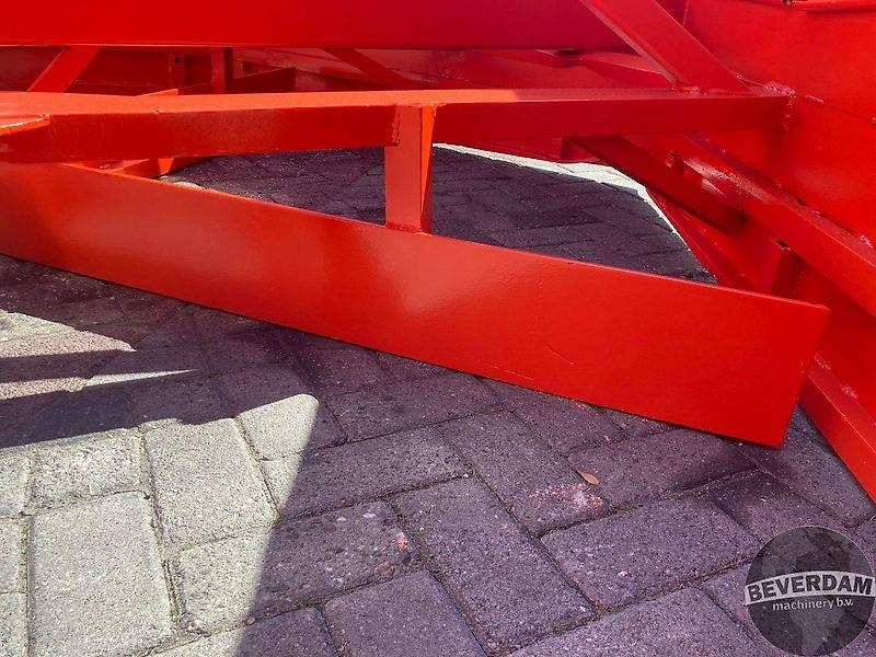 Agricultural machinery Maisschuif