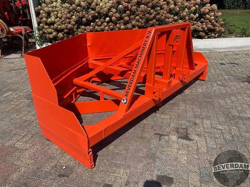 Agricultural machinery Maisschuif