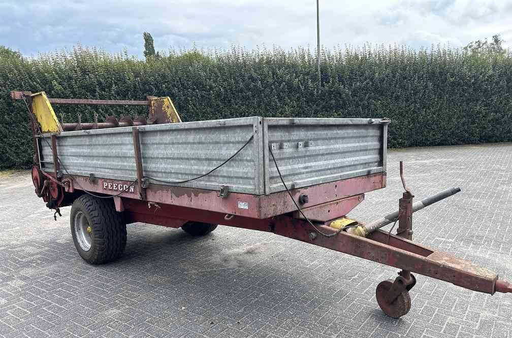 Manure spreader Peecon mestwagen, mestverspreider