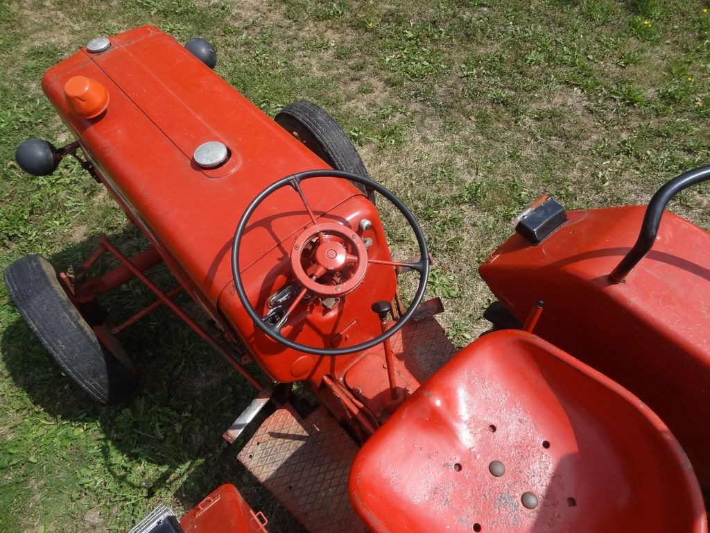 Farm tractor McCormick D 214 Tractor, 1959 oldtimer: picture 13