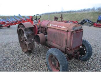 Farm tractor McCormick McCormick-Deering veteran traktor: picture 1