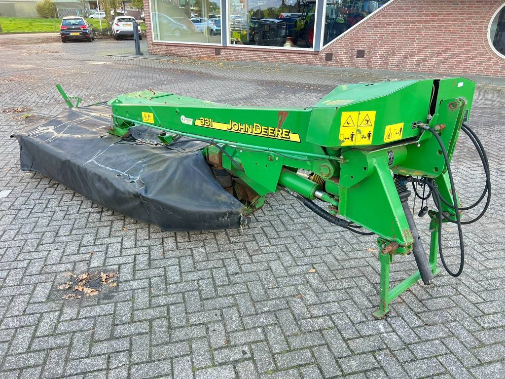Mower John Deere 331 maaier