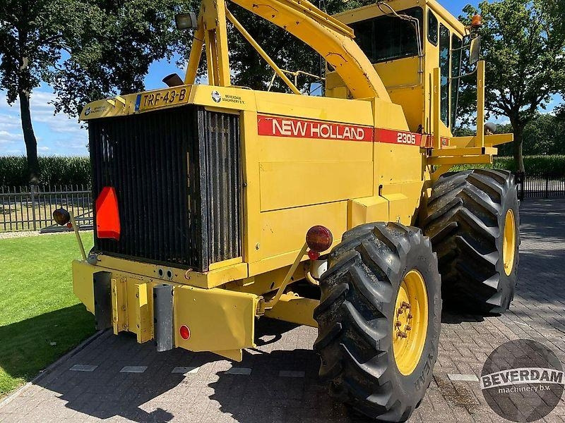 Agricultural machinery New Holland 2305