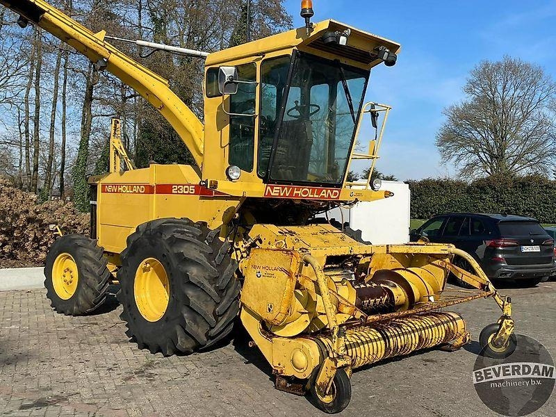 Agricultural machinery New Holland 2305