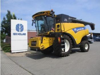 Combine harvester New Holland CR 7 90: picture 1