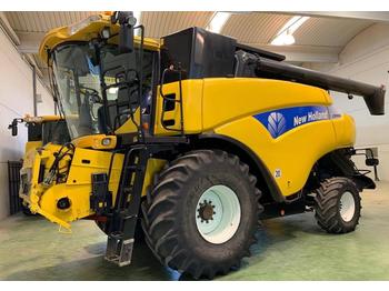 Combine harvester New Holland CR 9080: picture 1