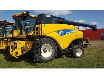 Combine harvester New Holland CR 9090 ELEVATION: picture 1