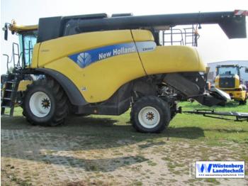 Combine harvester New Holland CR 960: picture 1