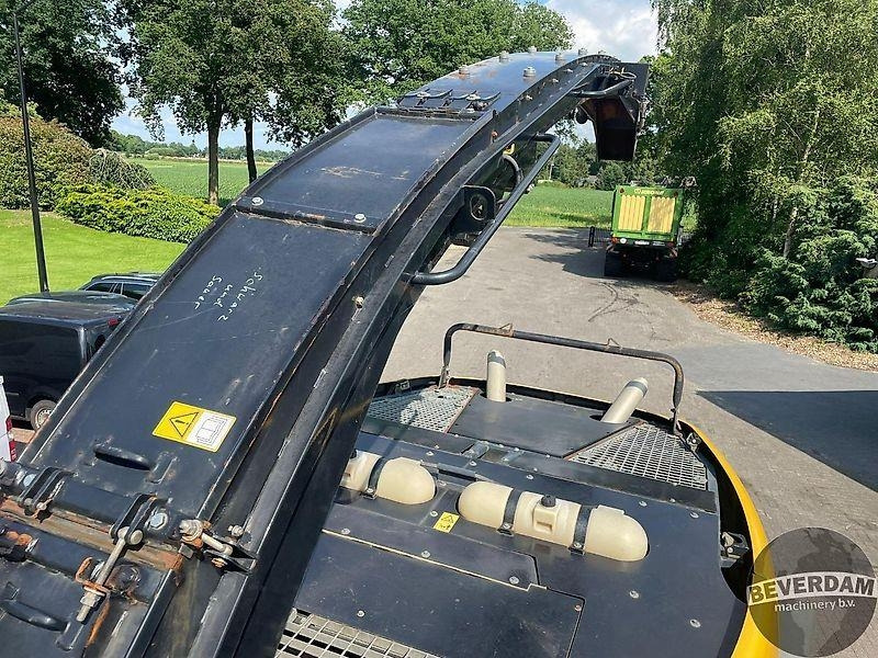 Agricultural machinery New Holland FR 9090