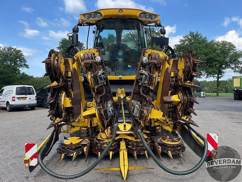 Agricultural machinery New Holland FR 9090