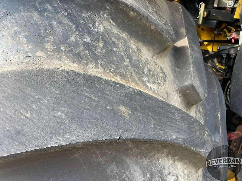 Agricultural machinery New Holland FR 9090