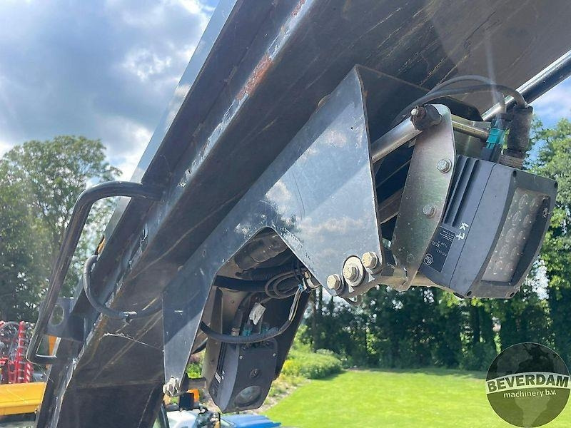 Agricultural machinery New Holland FR 9090