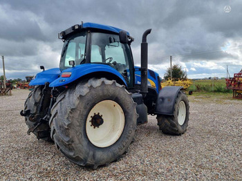 Farm tractor New Holland T8040: picture 4
