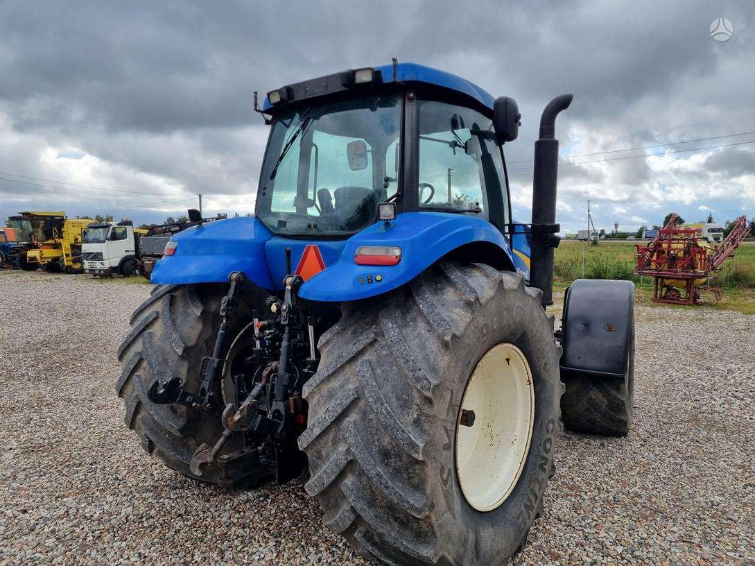 Farm tractor New Holland T8040: picture 5
