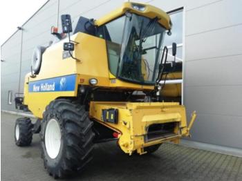 Combine harvester New Holland TC 5070: picture 1