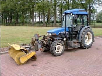 Farm tractor New Holland TN75N 4x4: picture 1