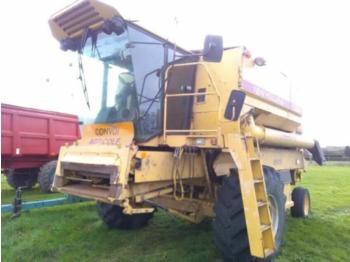 Combine harvester New Holland TX 34: picture 1