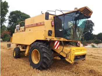 Combine harvester New Holland TX 36: picture 1