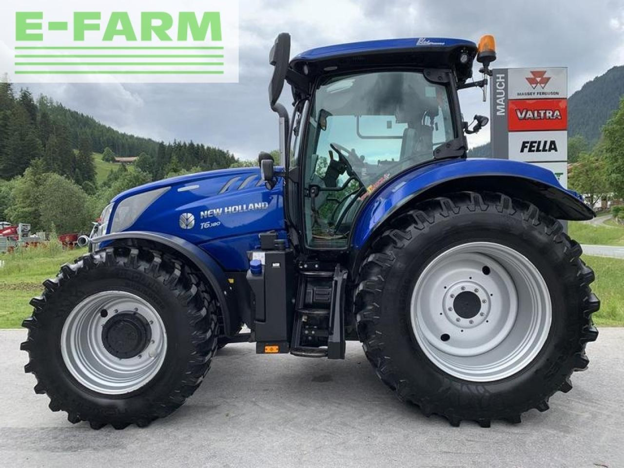 Farm tractor New Holland t6.180 dc: picture 7