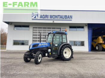 Farm tractor NEW HOLLAND T4.95