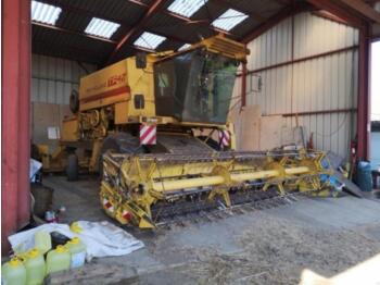 Combine harvester New Holland tf 42: picture 1