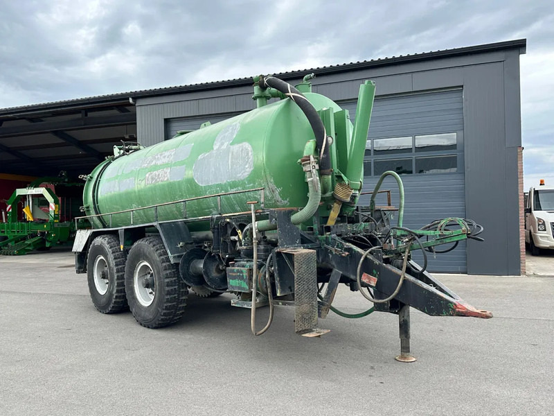 Agricultural machinery OVA LB102 landbouw tank