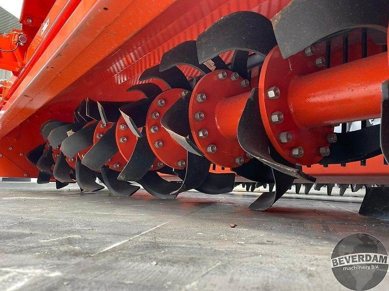 Agricultural machinery Ortolan Overtopfrees