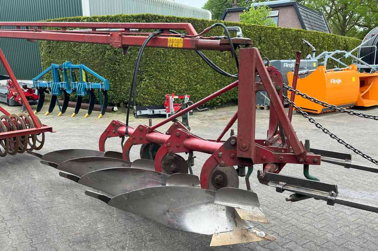 Plow Kverneland 4 schaar ploeg + Evers vorenpakker grondbewerking