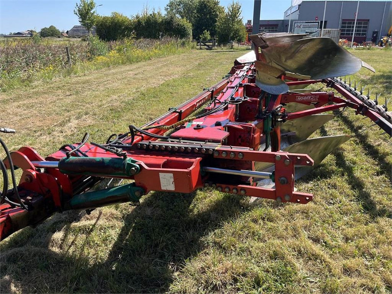 Plow Kverneland PB-100