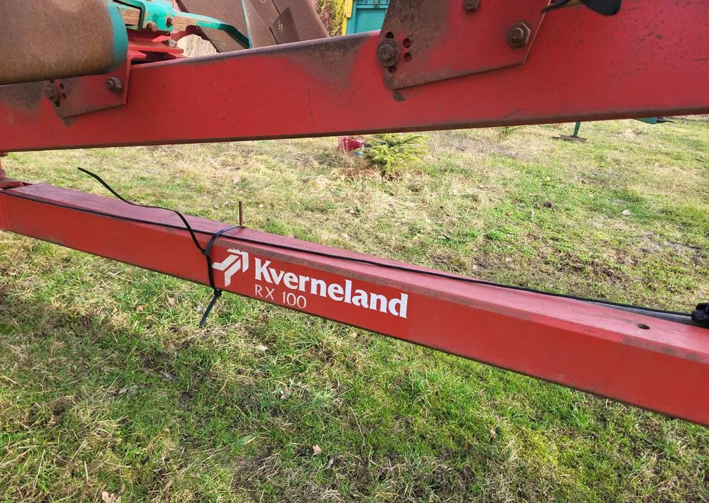 Plow Kverneland RX 100  7 skib +przedpłużki
