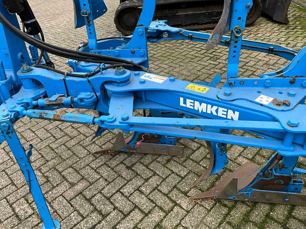 Plow Lemken Europal 7 4-schaar