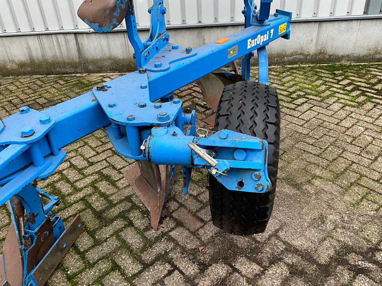 Plow Lemken Europal 7 4-schaar