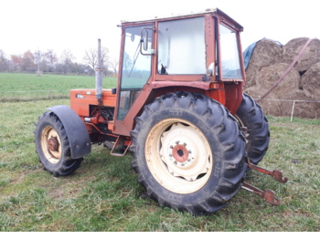 Farm tractor RENAULT 751-4: picture 1
