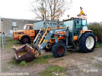Farm tractor RENAULT R3163: picture 1