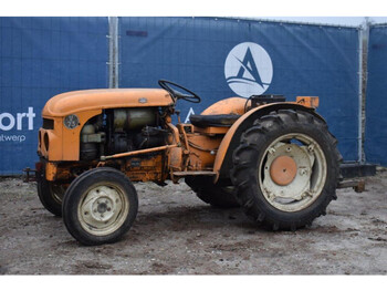 Farm tractor Renault V73: picture 1