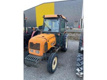 Farm tractor Renault dionis 130: picture 1