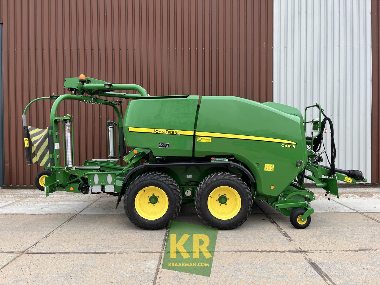 Round baler John Deere C441R