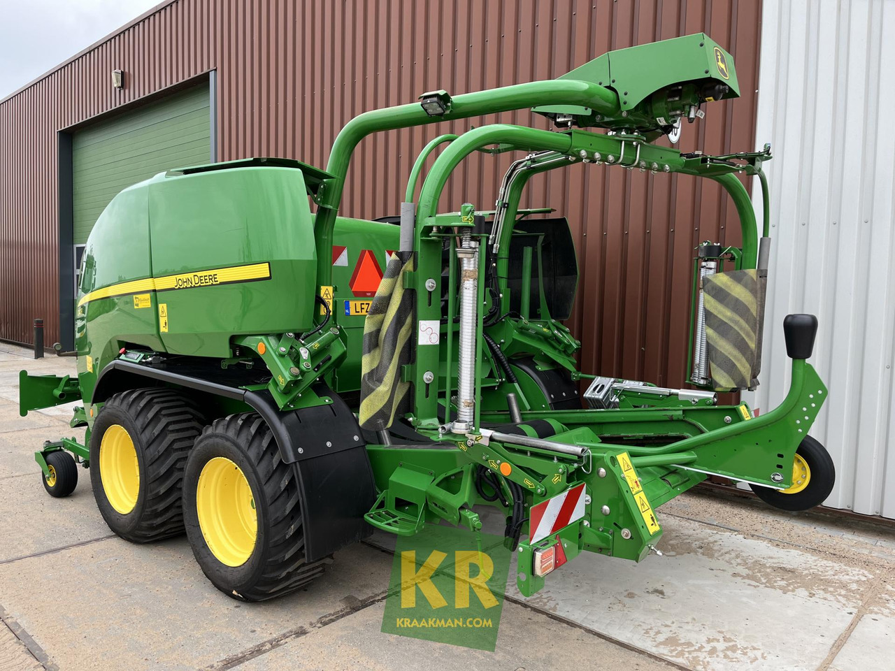 Round baler John Deere C441R