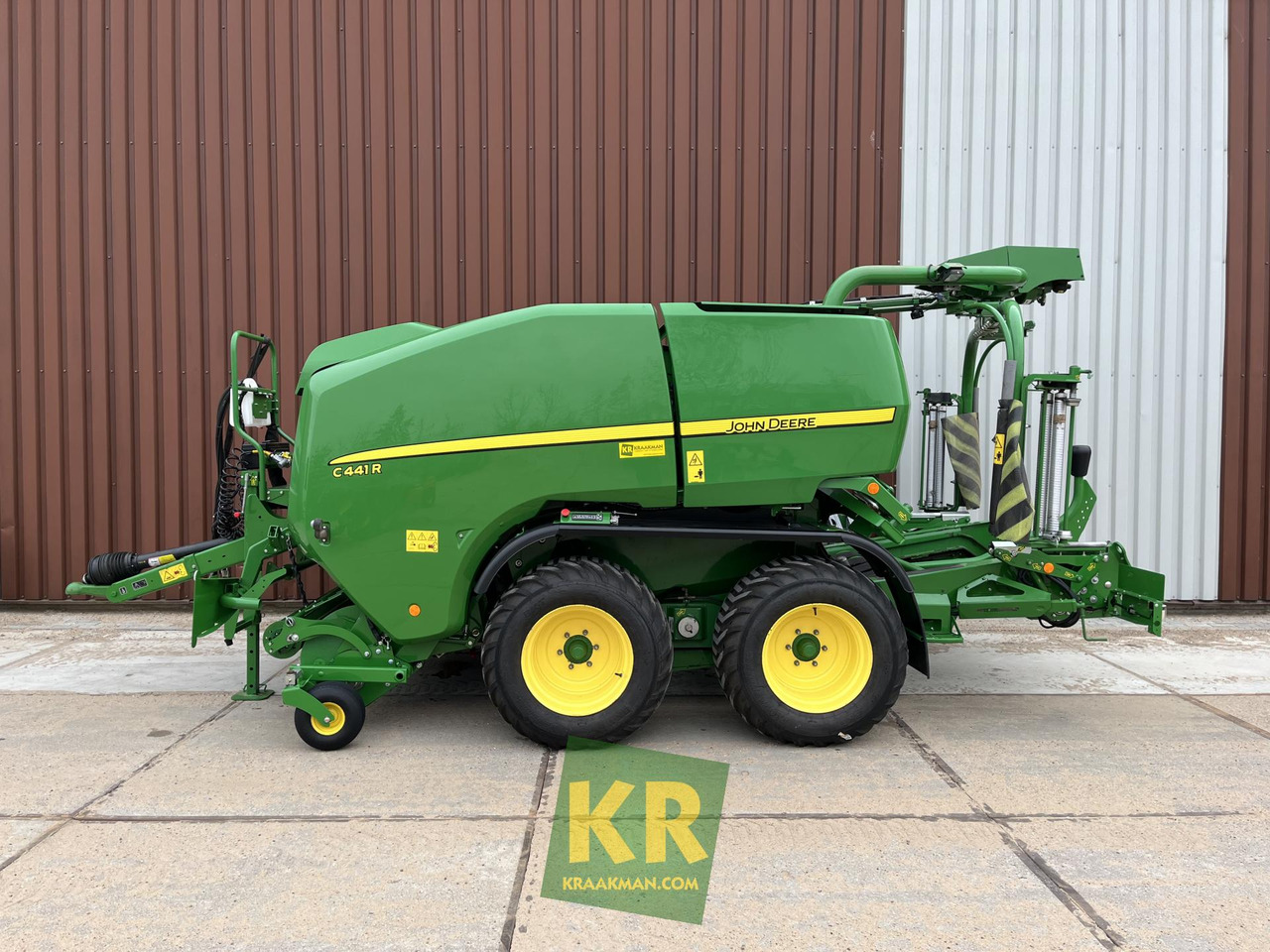 Round baler John Deere C441R