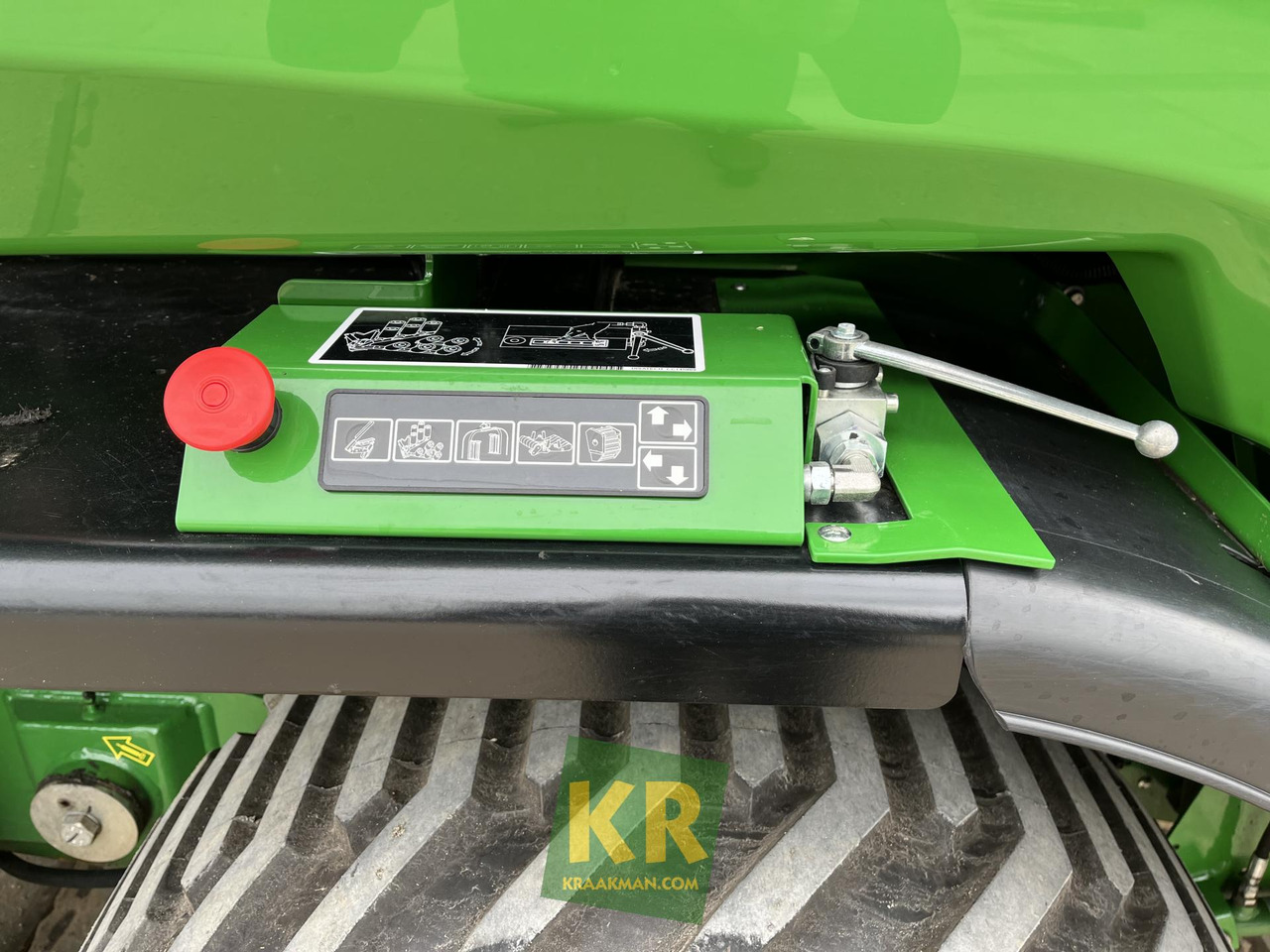 Round baler John Deere C441R