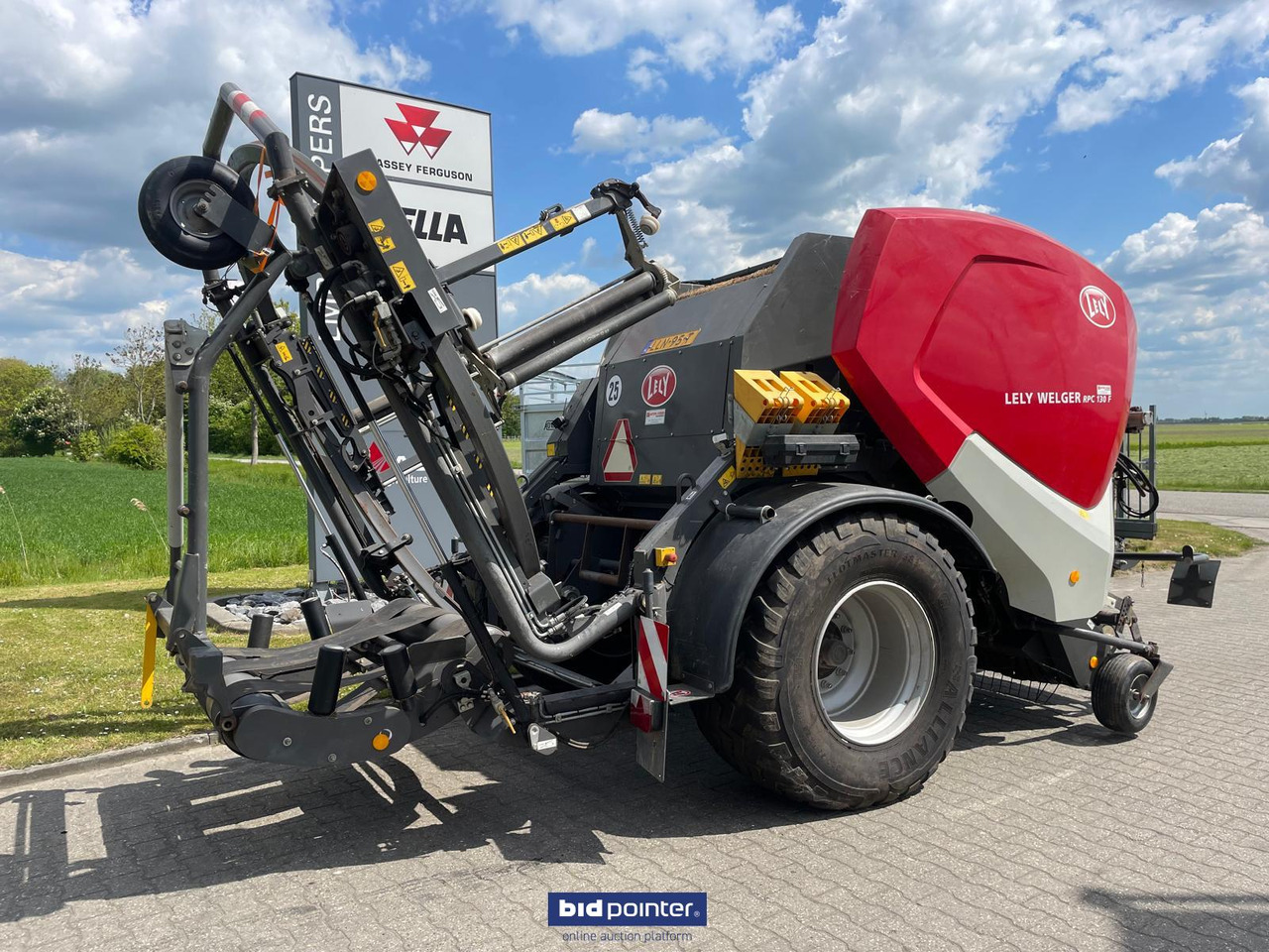 Round baler Lely Welger RPC 130 F