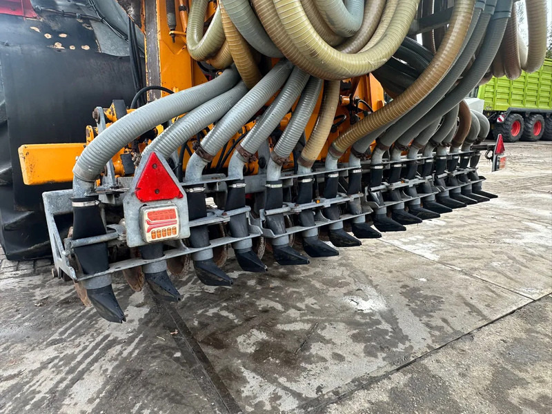 Agricultural machinery Schuitemaker Robusta 116 + Veenhuis euroject 7.60 Bemestertank