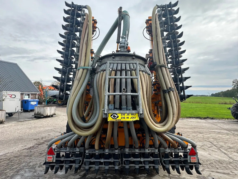 Agricultural machinery Schuitemaker Robusta 116 + Veenhuis euroject 7.60 Bemestertank