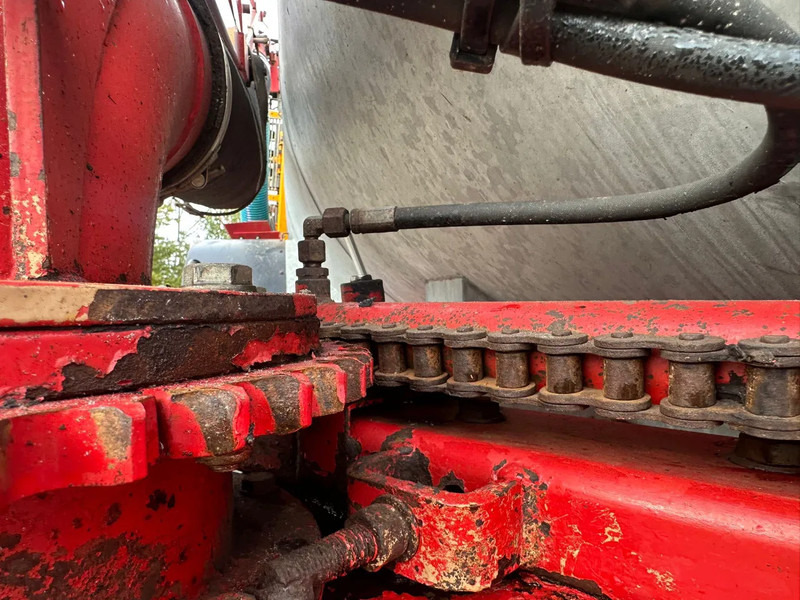 Agricultural machinery Schuitemaker Robusta 116 + Veenhuis euroject 7.60 Bemestertank