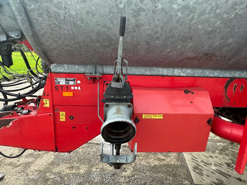 Agricultural machinery Schuitemaker Robusta 116 + Veenhuis euroject 7.60 Bemestertank
