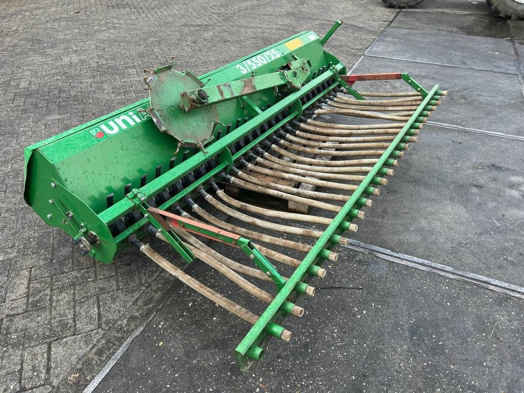 Seed drill Unia 3/550/25 zaaimachine